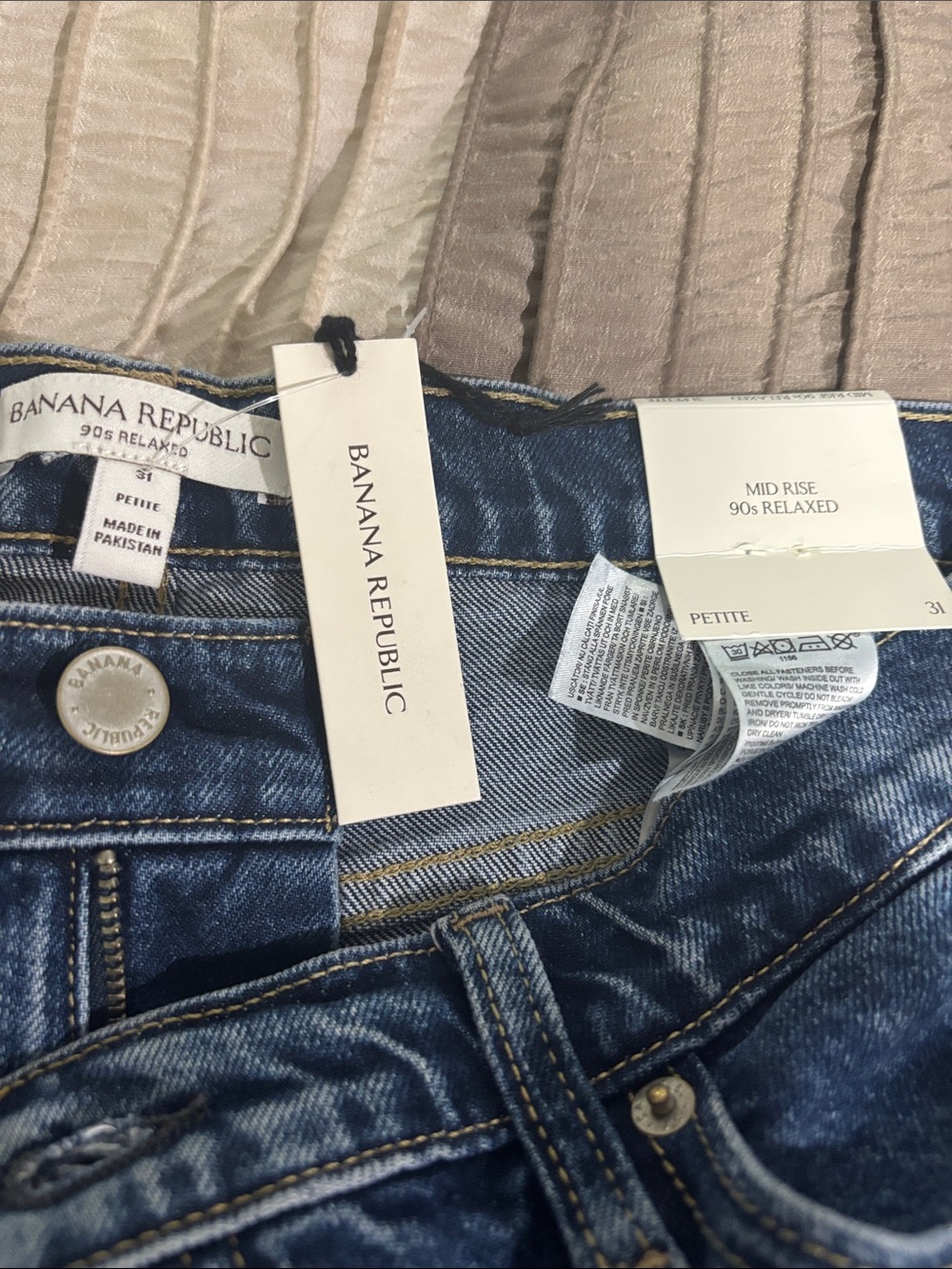 Banana Republic 90s mom Women's High Rise straight leg Blue Denim Jeans